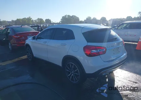 2016 Mercedes-Benz Gla 250 z USA, uszkodzony, nr VIN WDCTG4EB9GJ216499